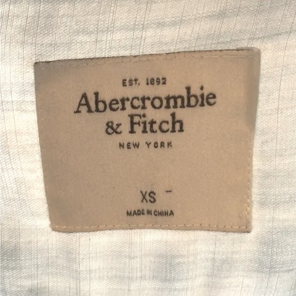 Light blue Abercrombie sleeveless shirt - Picture 3 of 5